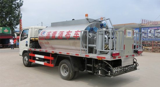 DFRC 5T Asphalt Truck Bitumen Sprayer Distribution Truck 