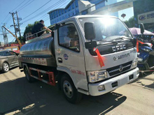 Dongfeng milk transport tank truck 8000 liters stainsteel milk tanker truck for sale