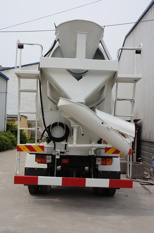 5 CBM Forland Brand 130 HP Concrete Mixer Truck Cement Mix Truck
