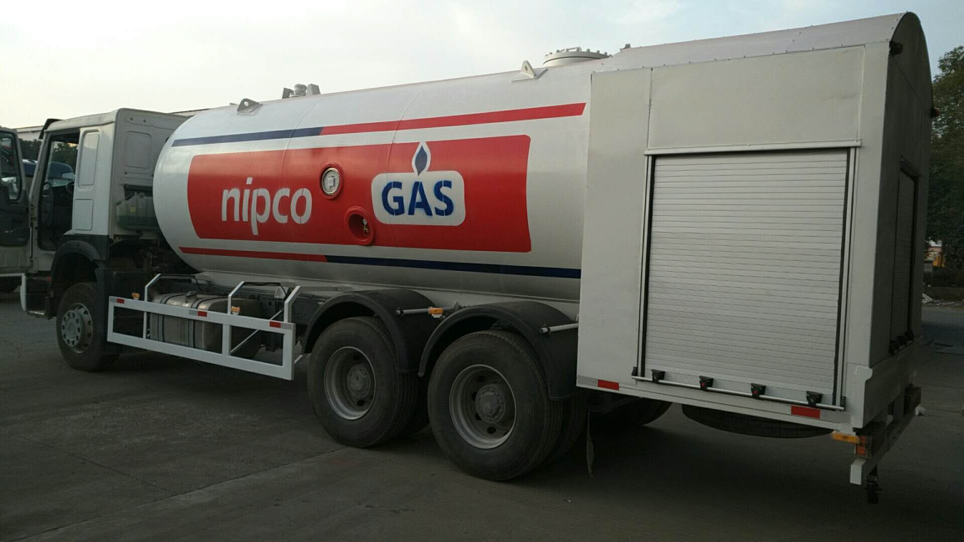  Sinotruk Howo 6X4 20Cubic Meters 10T 10MT LPG Dispenser Truck with Mass Flow Meter