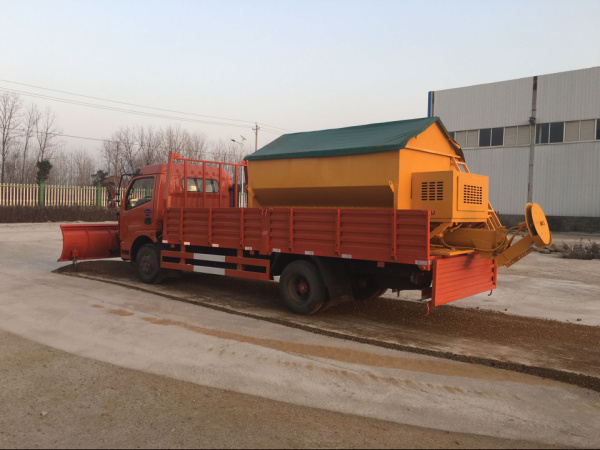 Dongfeng 4X2 156HP 6m3 Snow Removal Truck