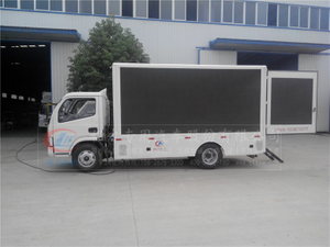 Dongfeng 4*2 95hp LHD double-sided P5 color screen LED truck